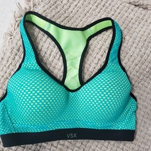 Victoria's Secret Racerback VSX Sport Bra Size 32B
